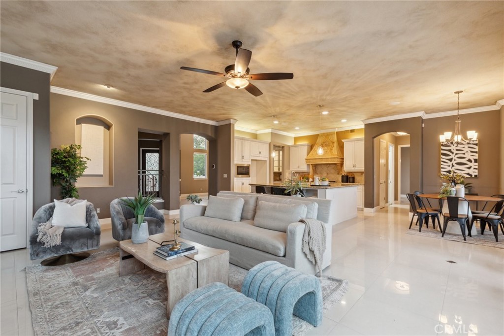 4918 W Bluff, Fresno, CA 93722