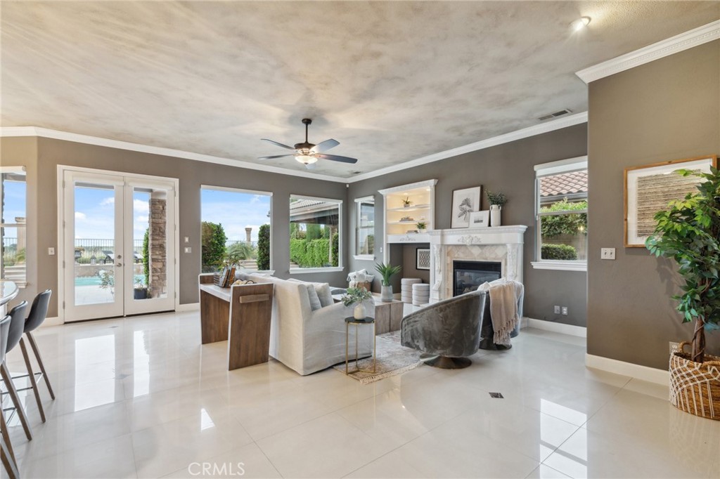 4918 W Bluff, Fresno, CA 93722