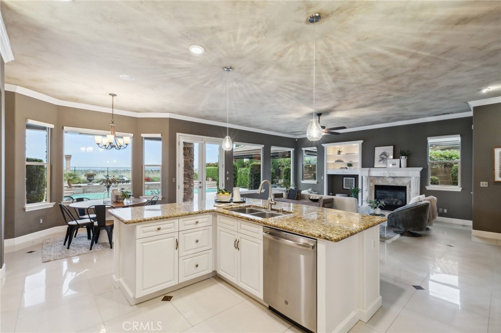 4918 W Bluff, Fresno, CA 93722