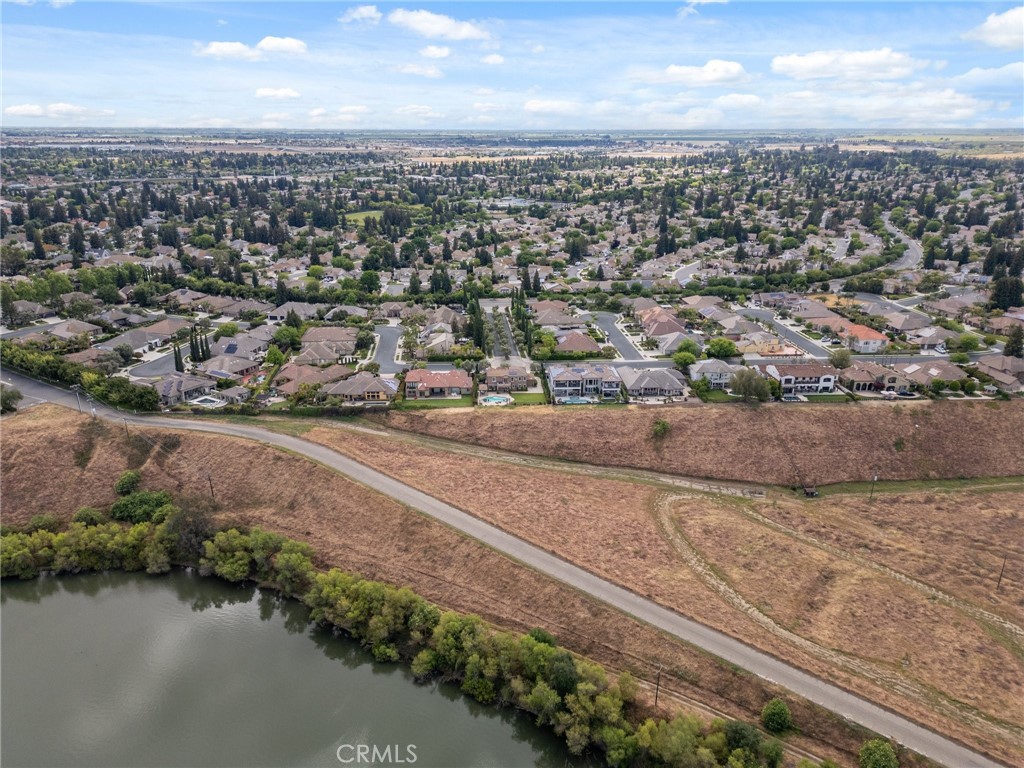 4918 W Bluff, Fresno, CA 93722