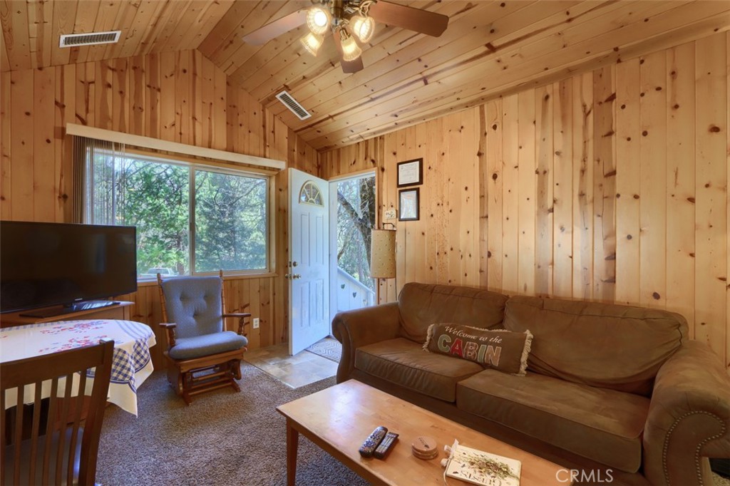 2701 Spelt, Yosemite, CA 95389