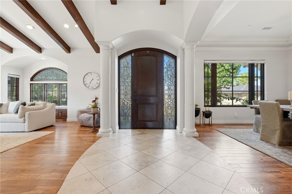 3939 W Robinwood, Visalia, CA 93291