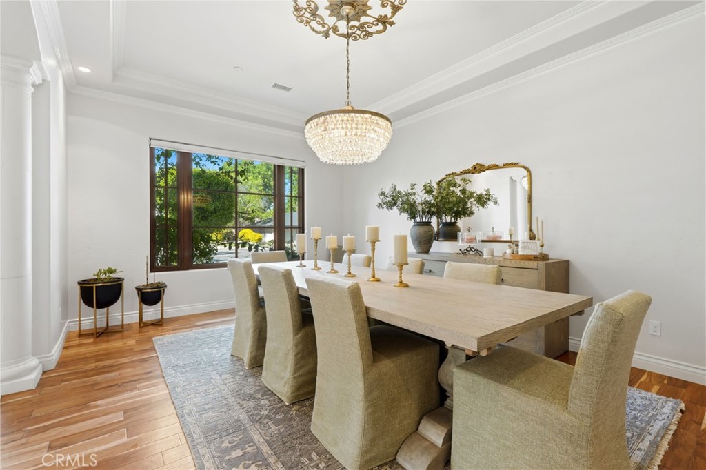 3939 W Robinwood, Visalia, CA 93291