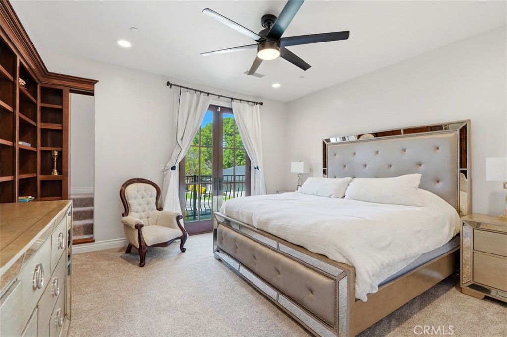 3939 W Robinwood, Visalia, CA 93291