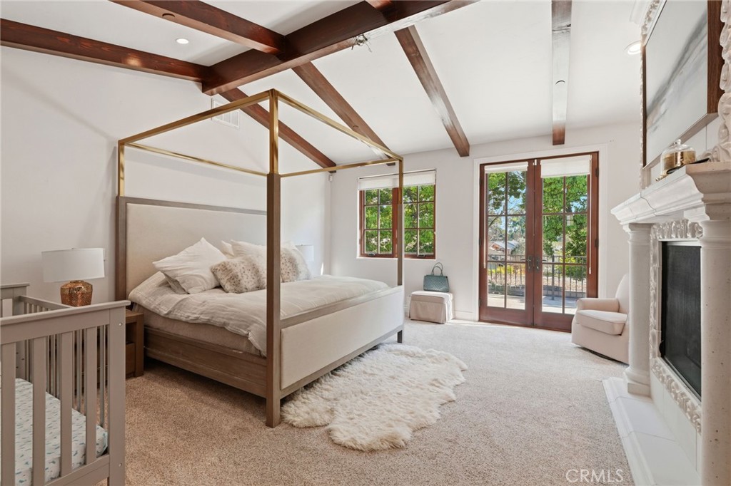 3939 W Robinwood, Visalia, CA 93291