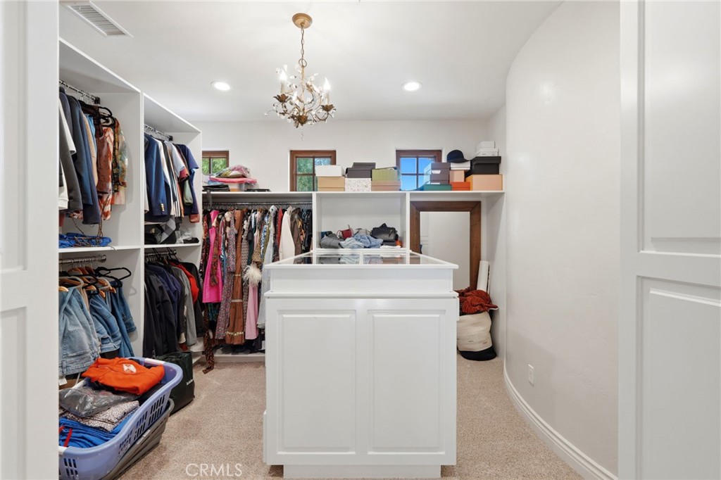 3939 W Robinwood, Visalia, CA 93291