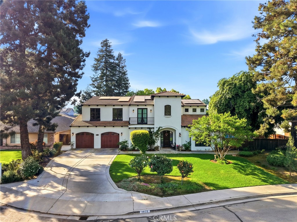 3939 W Robinwood, Visalia, CA 93291