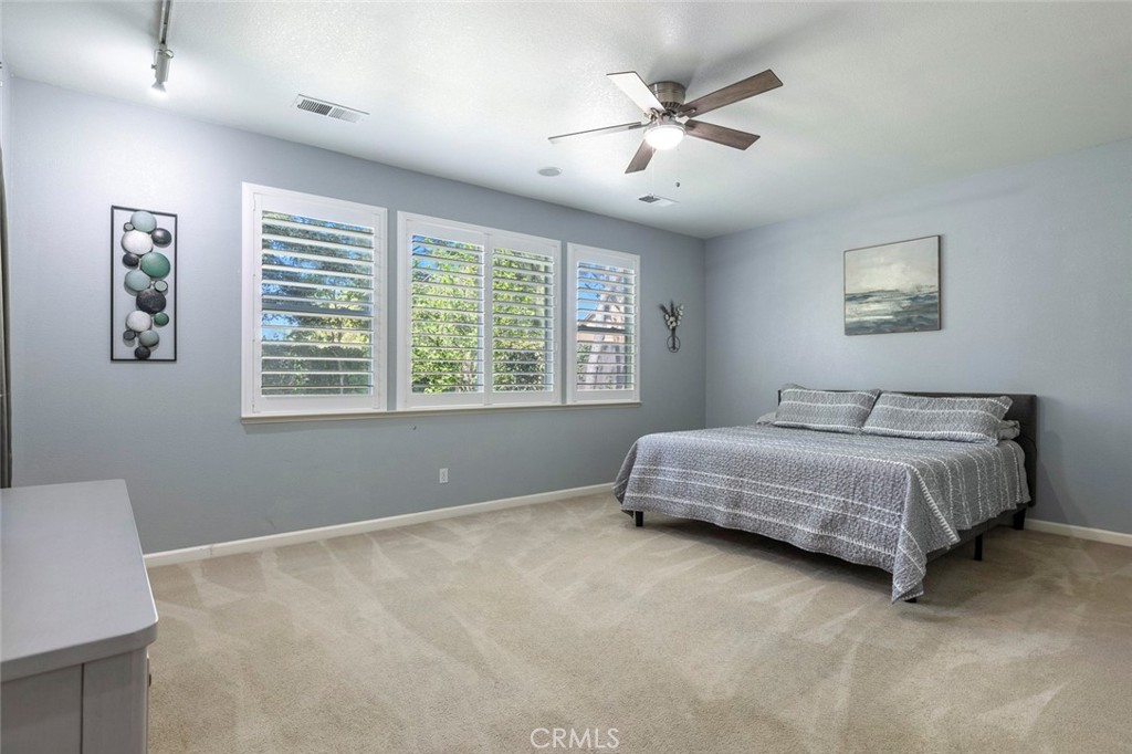 8697 N Talladega Way, Fresno, CA 93720