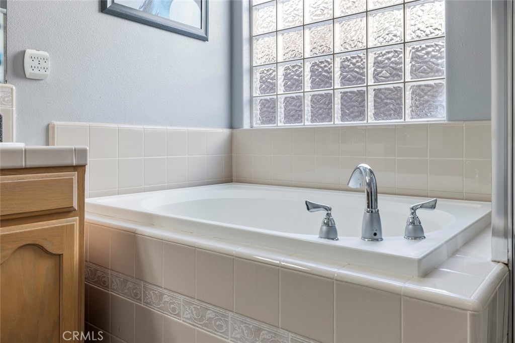 8697 N Talladega Way, Fresno, CA 93720