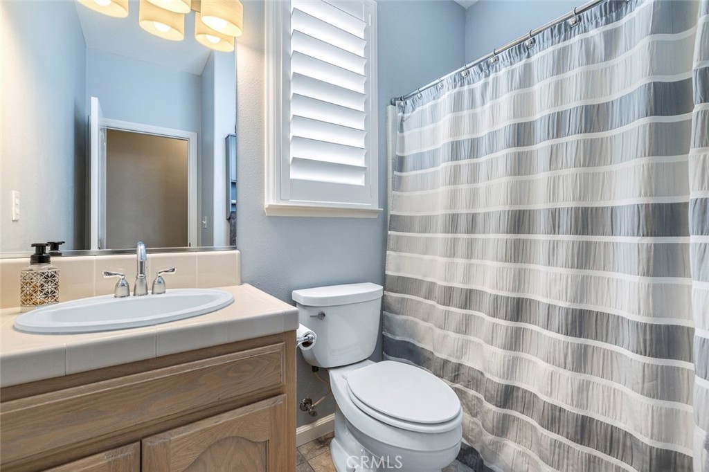 8697 N Talladega Way, Fresno, CA 93720