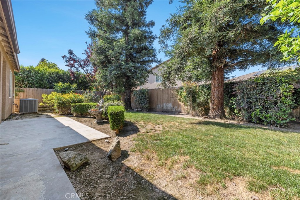 8697 N Talladega Way, Fresno, CA 93720