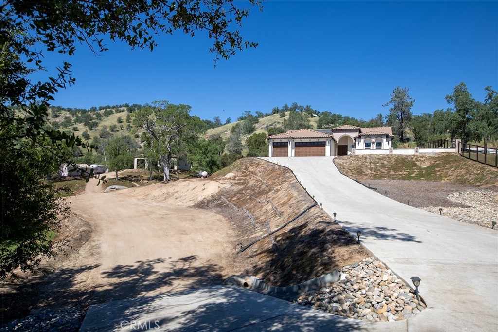 29200 Acorn Ct, Coarsegold, CA 93614