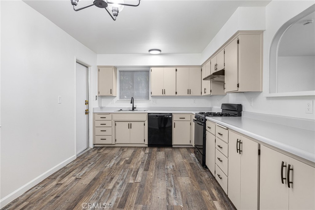 4312 W Dorothea Ave, Visalia, CA 93277