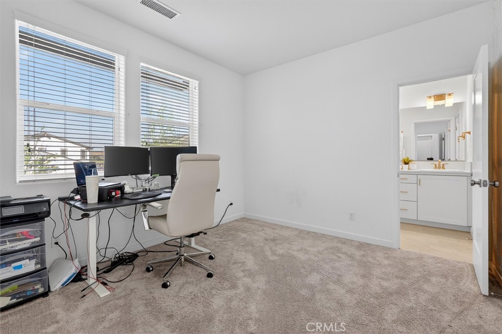 824 Katelyn Ave, Madera, CA 93636