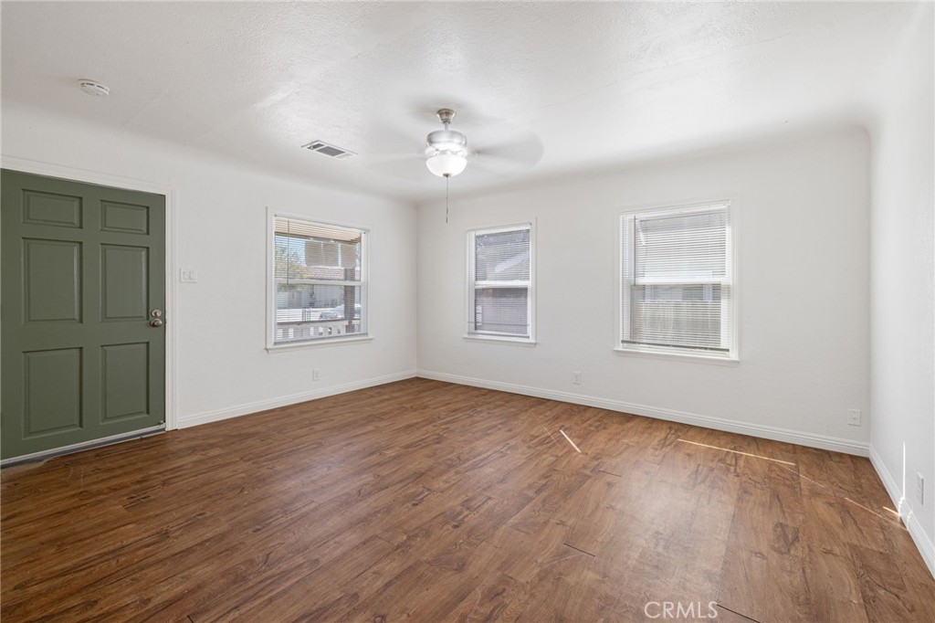 210 E Bush St, Lemoore, CA 93245