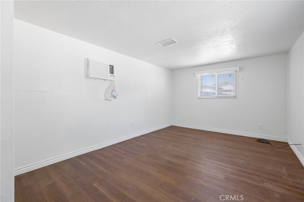 210 E Bush St, Lemoore, CA 93245