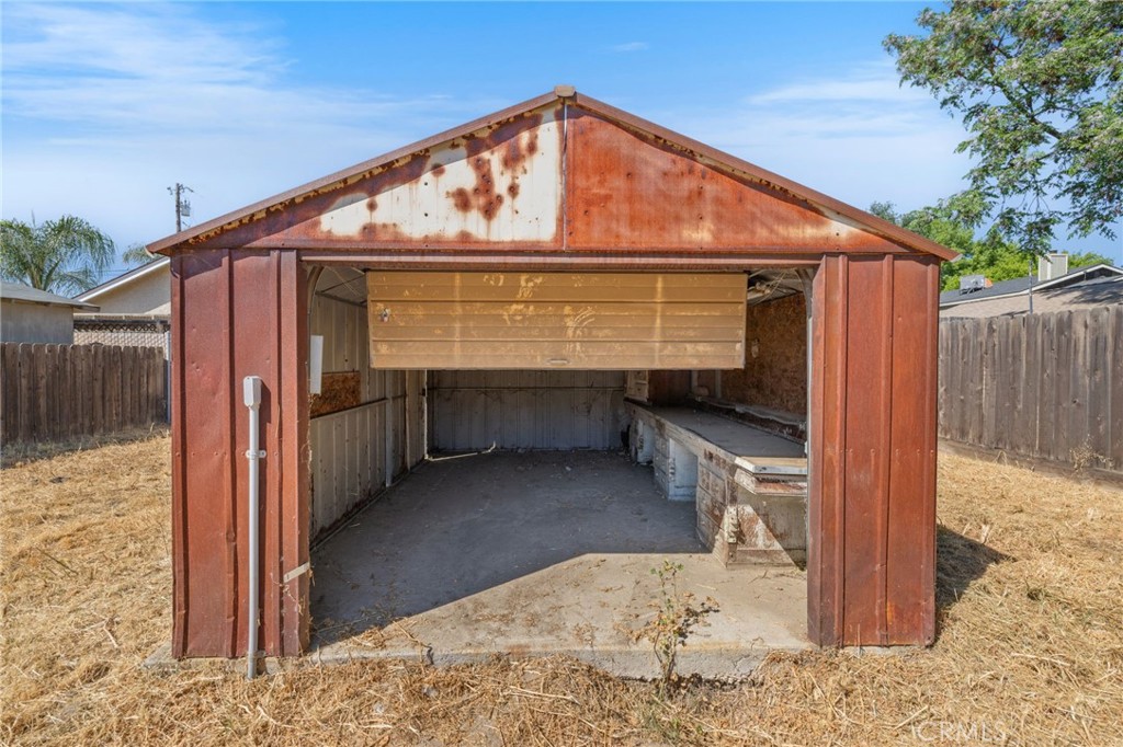 210 E Bush St, Lemoore, CA 93245