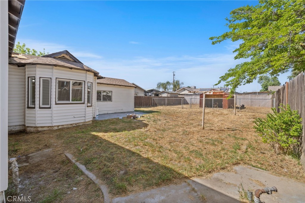 210 E Bush St, Lemoore, CA 93245
