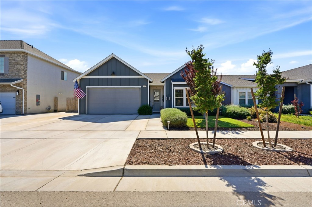 2587 W Heather, Hanford, CA 93230