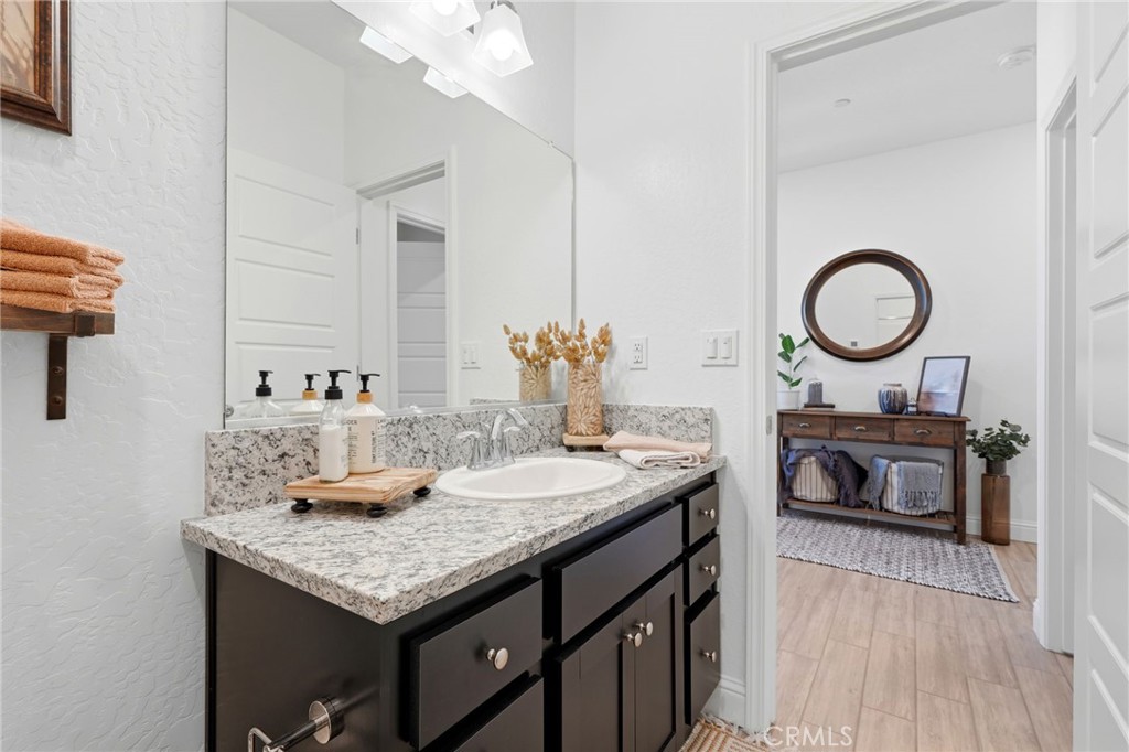 2587 W Heather, Hanford, CA 93230