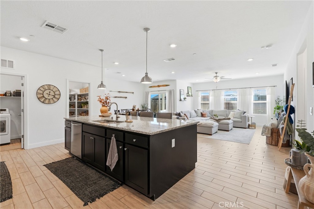 2587 W Heather, Hanford, CA 93230