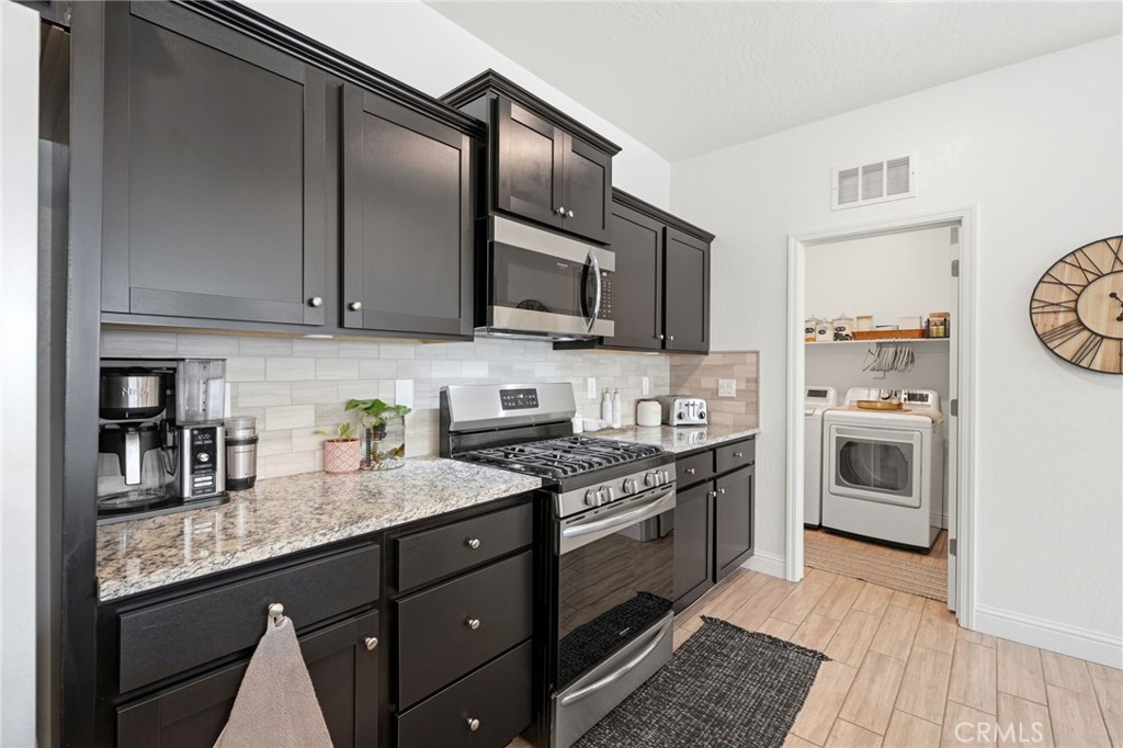 2587 W Heather, Hanford, CA 93230