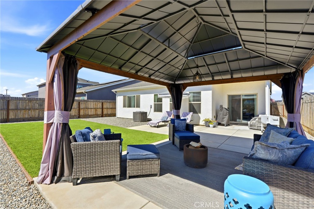 2587 W Heather, Hanford, CA 93230