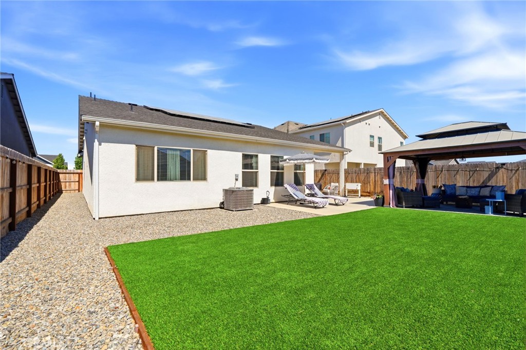 2587 W Heather, Hanford, CA 93230