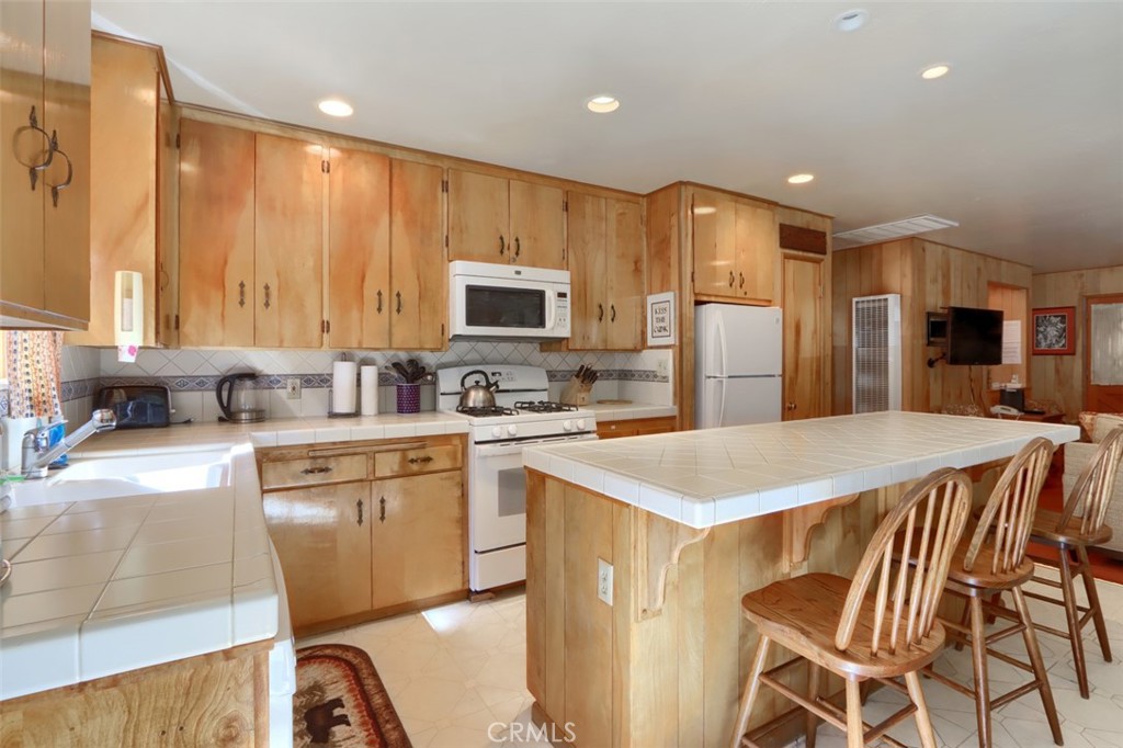 2580 River, Wawona, CA 95389