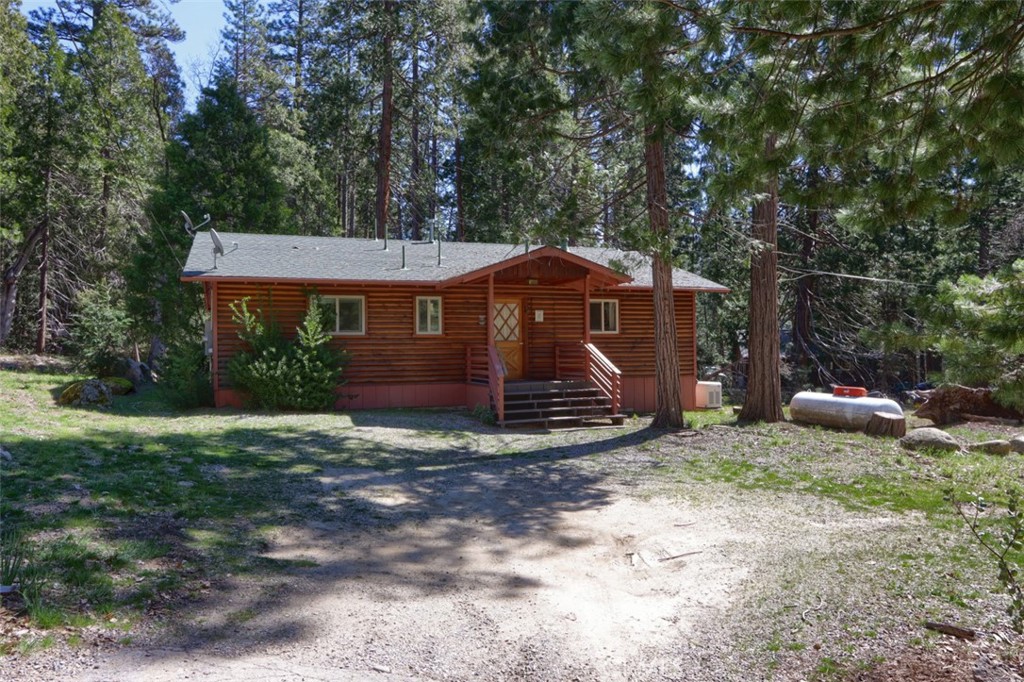 2580 River, Wawona, CA 95389