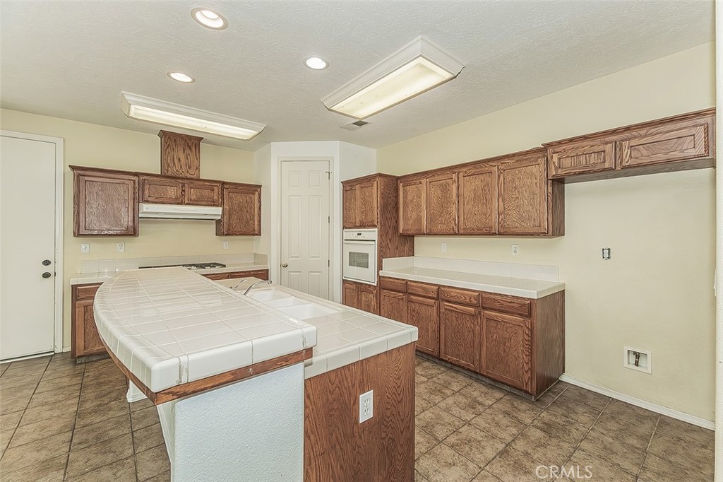 1377 Fenmore, Sanger, CA 93657