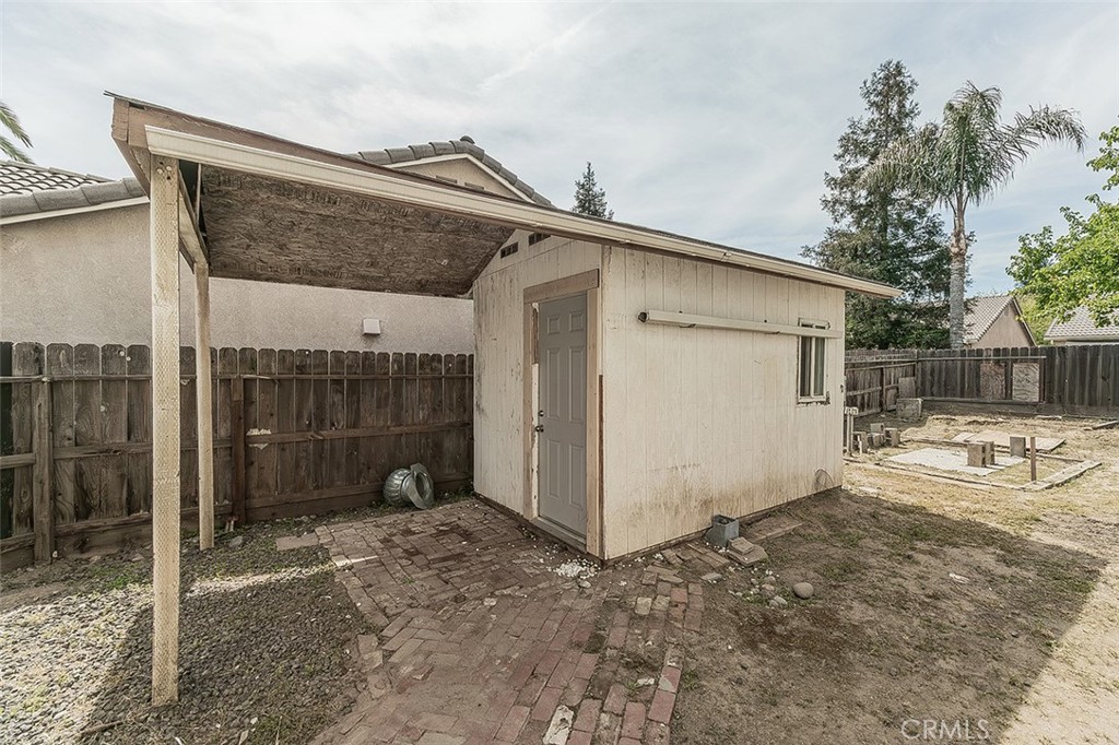 1377 Fenmore, Sanger, CA 93657