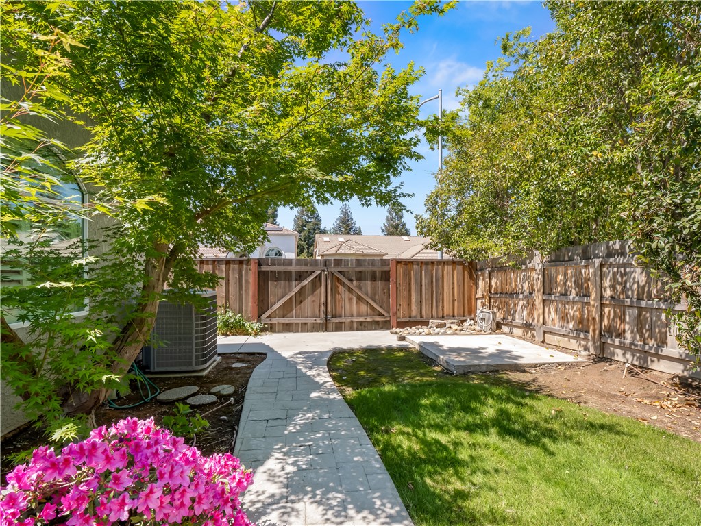 1582 E Revere, Fresno, CA 93720