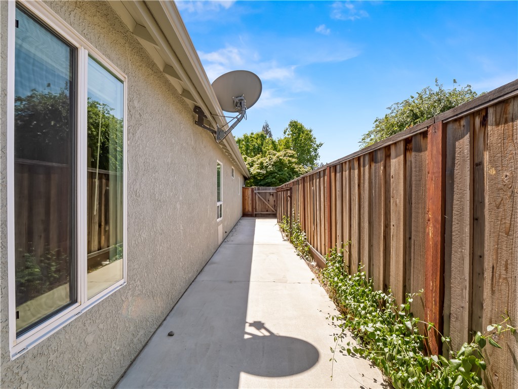 1582 E Revere, Fresno, CA 93720