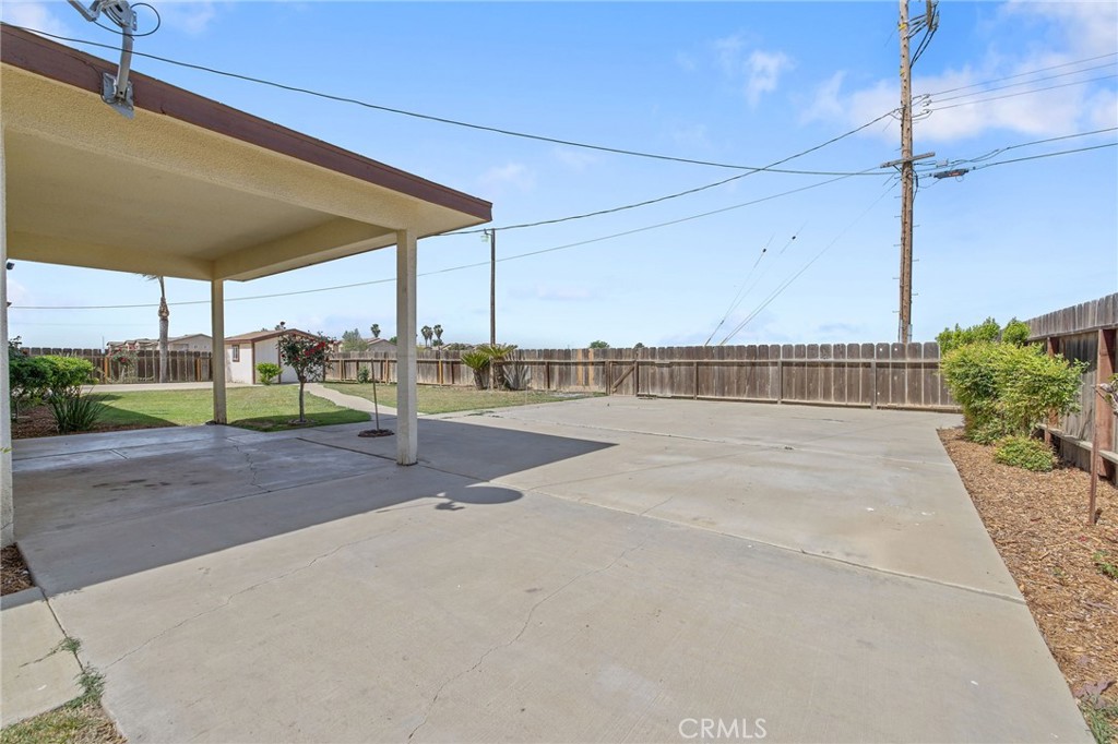 16808 W Palmer Ave, Huron, CA 93234