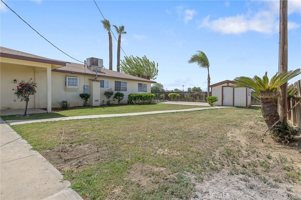 16808 W Palmer Ave, Huron, CA 93234