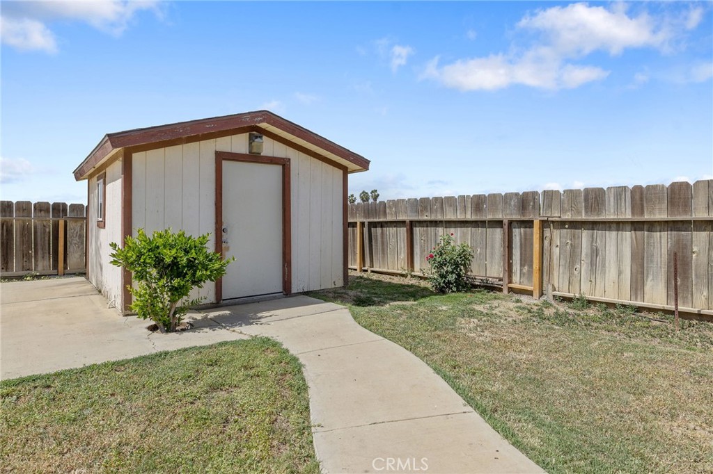 16808 W Palmer Ave, Huron, CA 93234