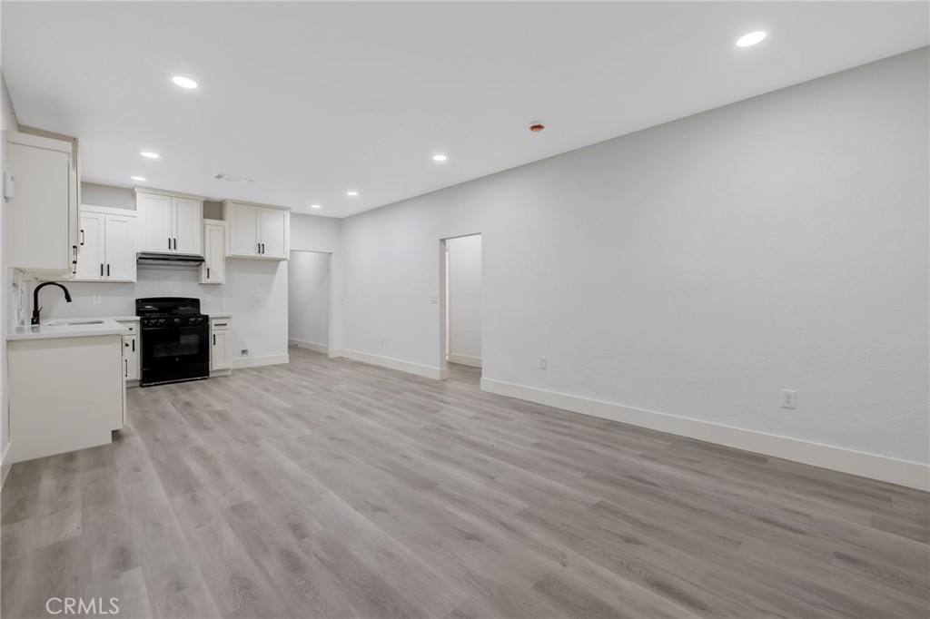 524 S 6th St, Kerman, CA 93630