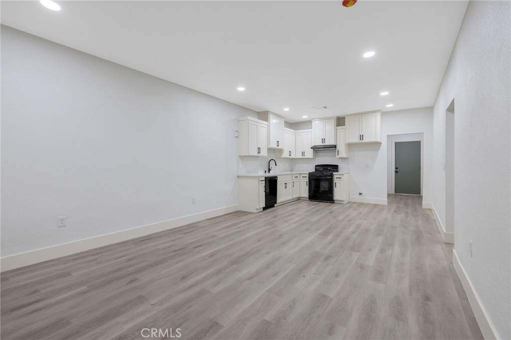 524 S 6th St, Kerman, CA 93630