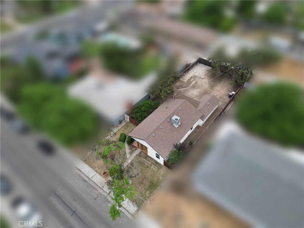 524 S 6th St, Kerman, CA 93630