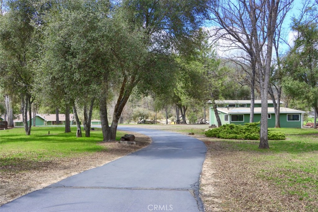 40957 Shandee Ln, Ahwahnee, CA 93601