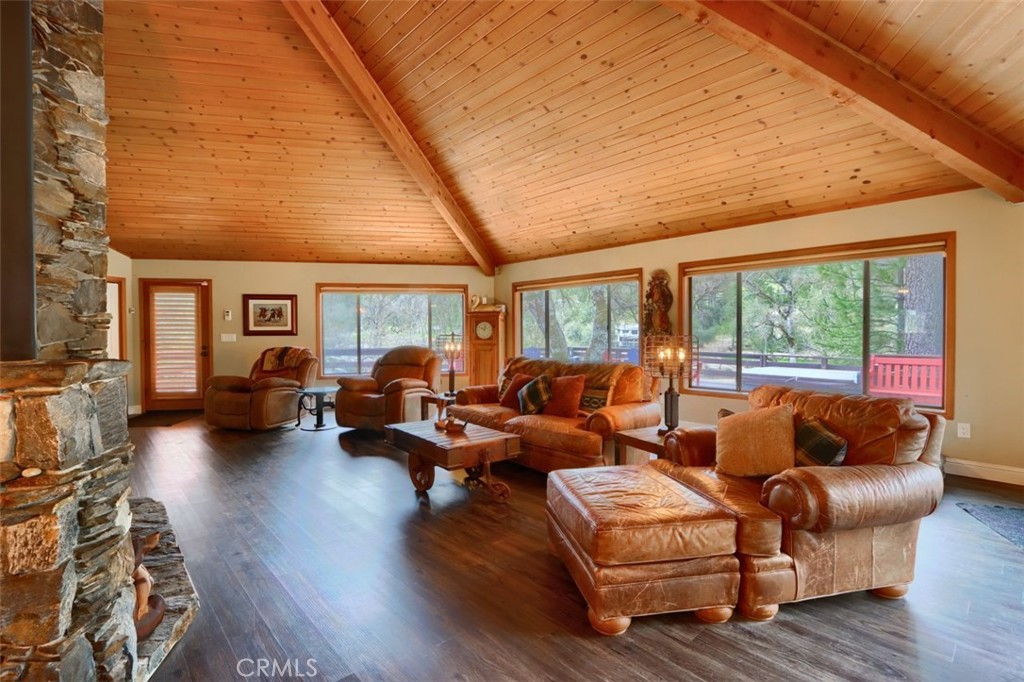 40957 Shandee Ln, Ahwahnee, CA 93601
