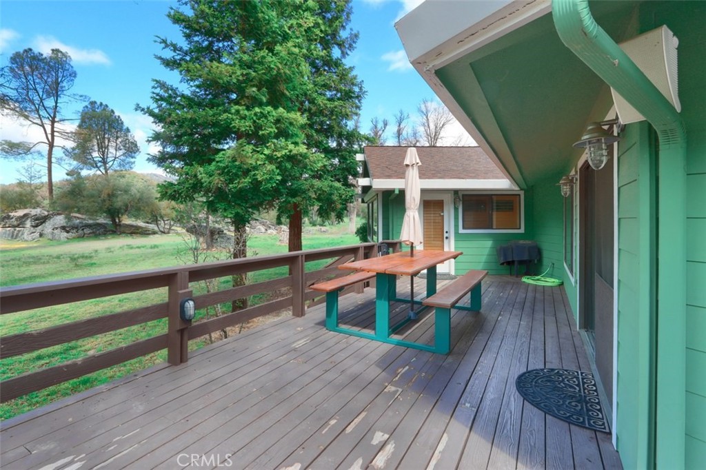 40957 Shandee Ln, Ahwahnee, CA 93601