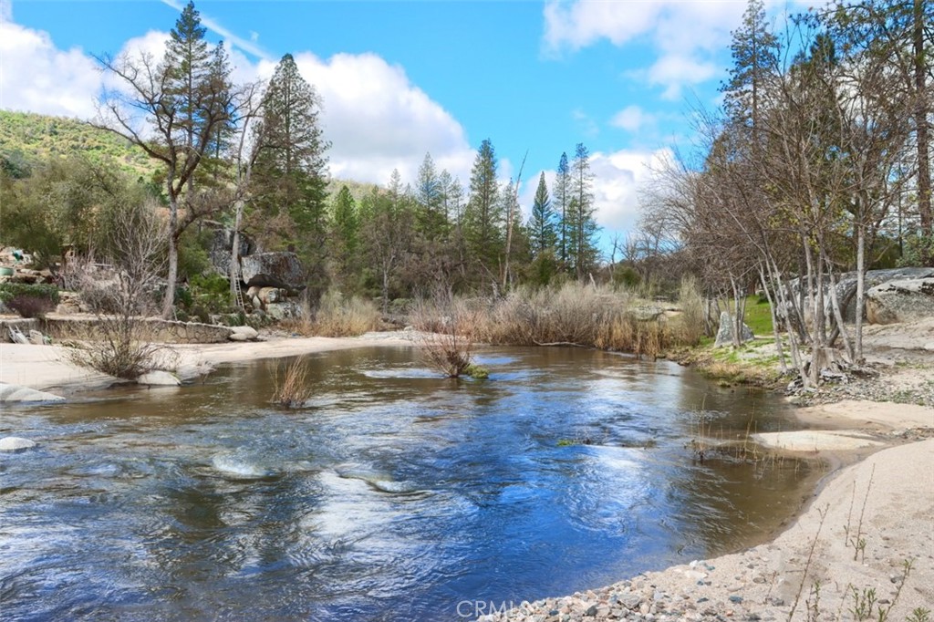 40957 Shandee Ln, Ahwahnee, CA 93601