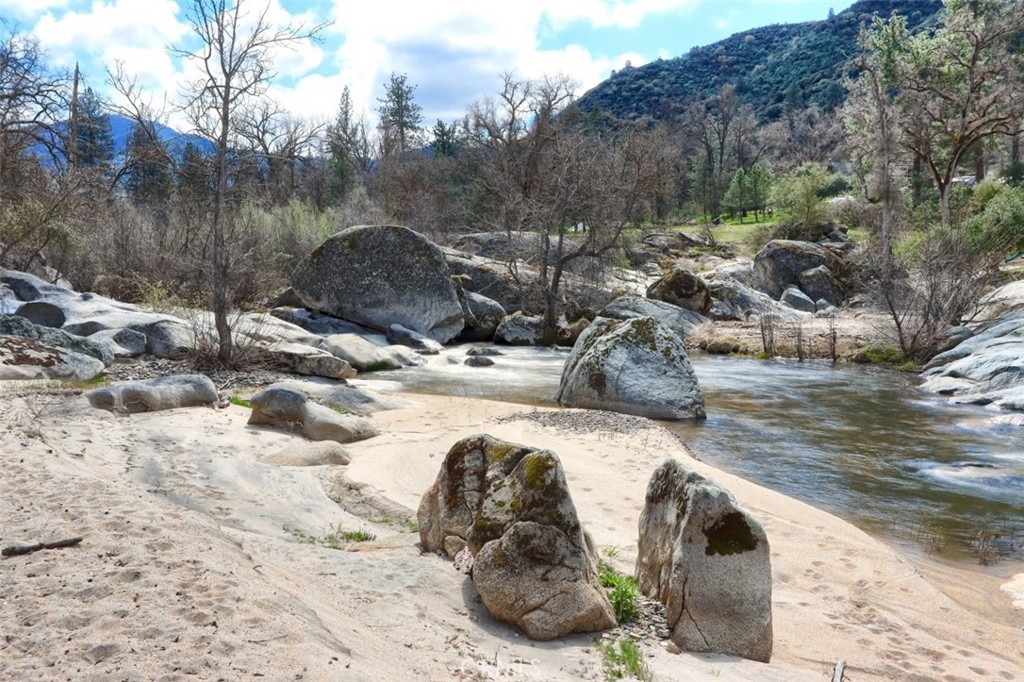 40957 Shandee Ln, Ahwahnee, CA 93601