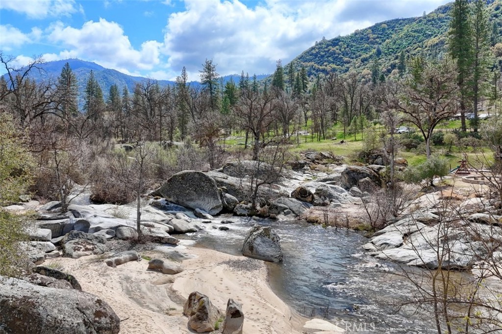 40957 Shandee Ln, Ahwahnee, CA 93601