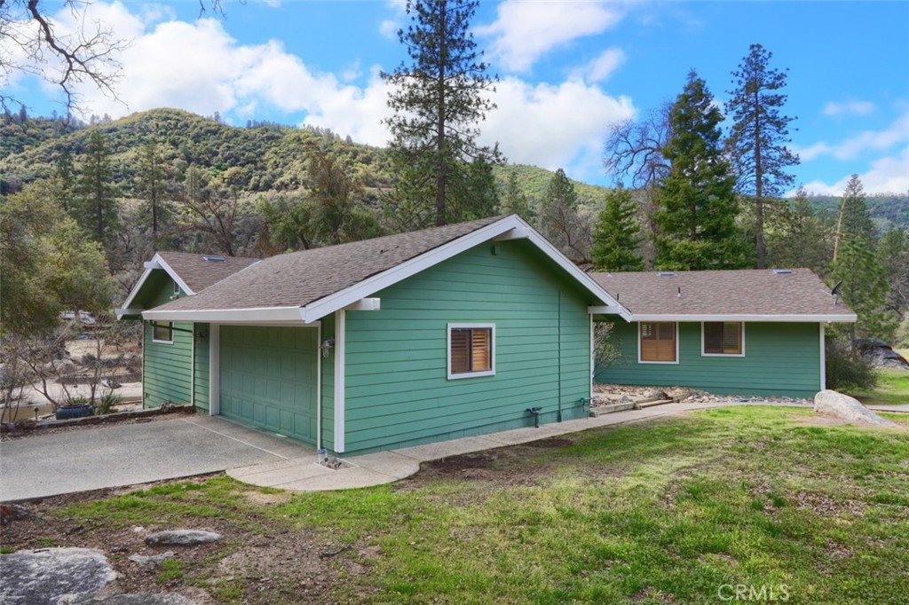 40957 Shandee Ln, Ahwahnee, CA 93601