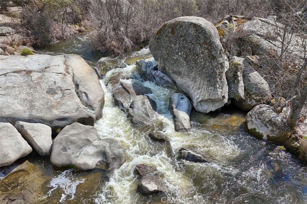 40957 Shandee Ln, Ahwahnee, CA 93601