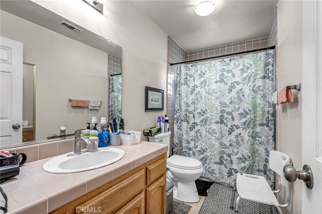 94 N Locan Ave, Fresno, CA 93737