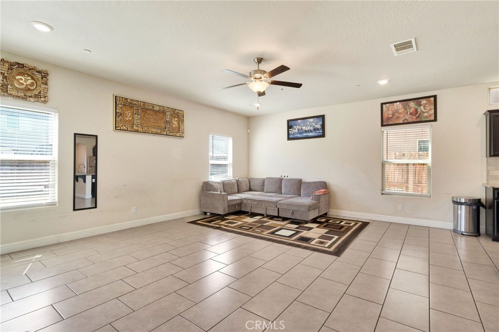 5952 E Truman, Fresno, CA 93727